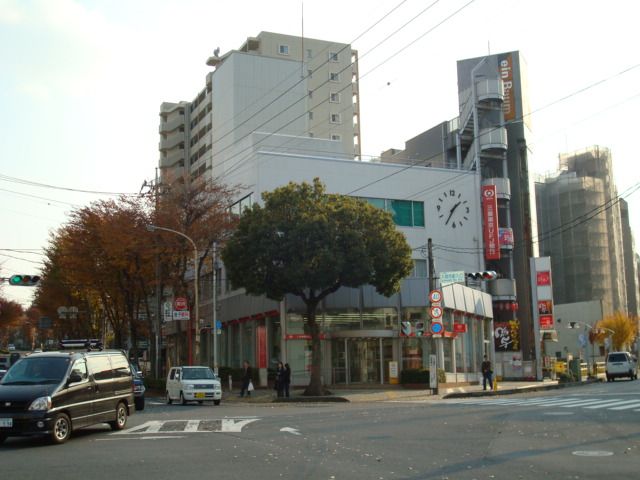 近くの三菱東京UFJまで619m（徒歩8分）
