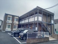 レオパレスカトレアの外観画像