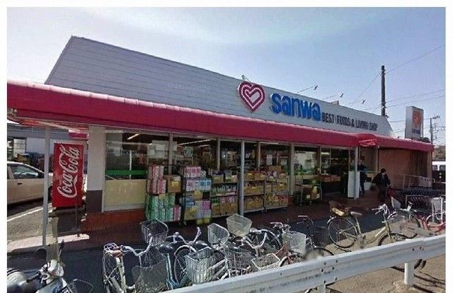 近くのSanwa上鶴間店まで800m（徒歩10分）