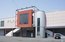 近くの小机駅まで800m（徒歩10分）