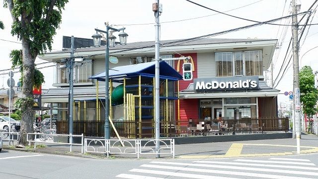 近くのマクドナルド東久留米店まで160m（徒歩2分）