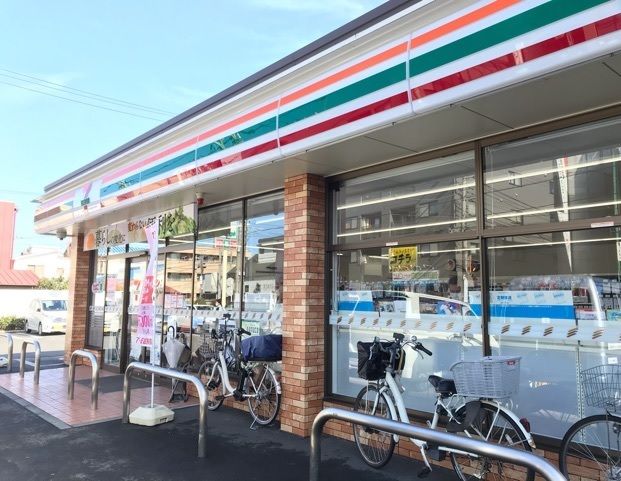 近くのセブンイレブンまで110m（徒歩2分）