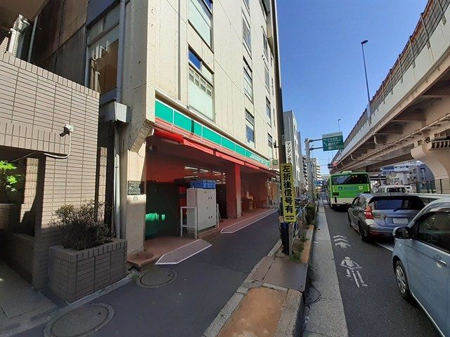 近くのローソンまで65m（徒歩1分）