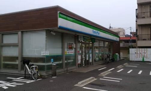 近くのファミリーマート 梅田四丁目店まで452m（徒歩6分）