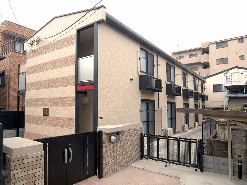 レオパレスピアネータの外観画像
