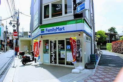 近くのファミリーマート 杉並阿佐谷南口店まで67m（徒歩1分）