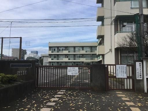 近くの町田市立山崎小学校まで413m（徒歩6分）