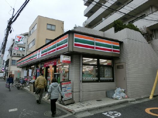 近くのセブンイレブン 南台店まで435m（徒歩6分）