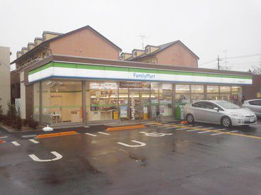近くのファミリーマート 川口中青木5丁目店まで172m（徒歩3分）