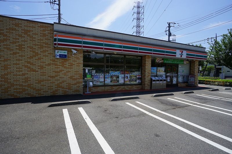 近くのセブンイレブン 横浜恩田町店まで227m（徒歩3分）