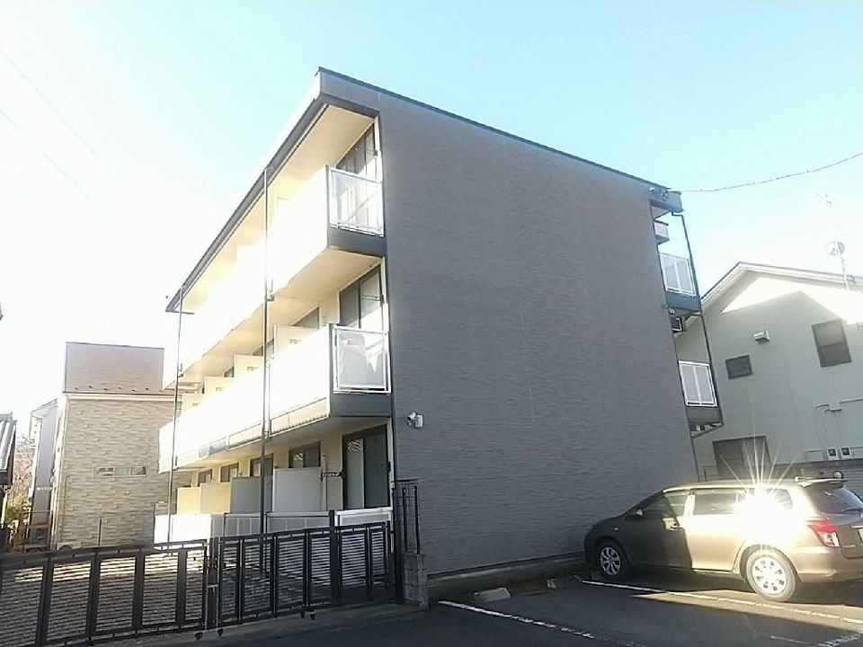 レオパレスプランドール稲城の外観画像