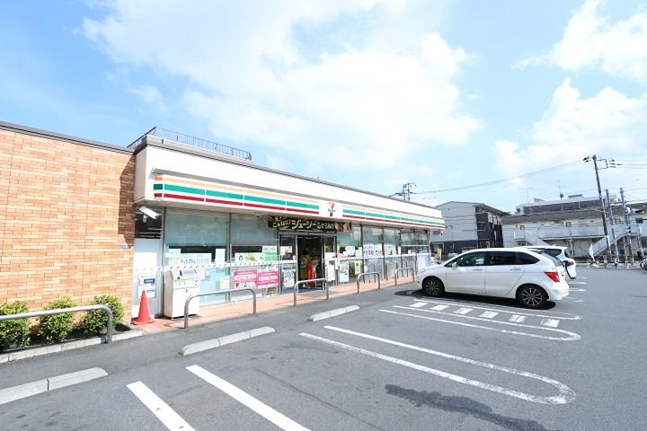 近くのセブンイレブン 川崎井田三舞町店まで279m（徒歩4分）