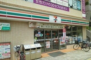 近くのセブンイレブン越谷蒲生茜町店まで290m(徒歩4分)
