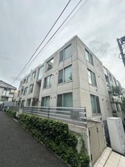 Modelia Brut表参道の外観画像