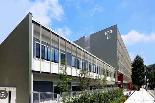 近くのテンプル大学ジャパンキャンパスまで981m（徒歩13分）