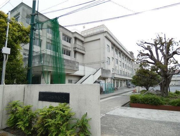 近くの川崎市立南加瀬小学校まで405m（徒歩6分）