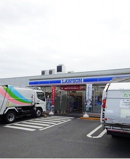 近くのローソンまで170m（徒歩3分）