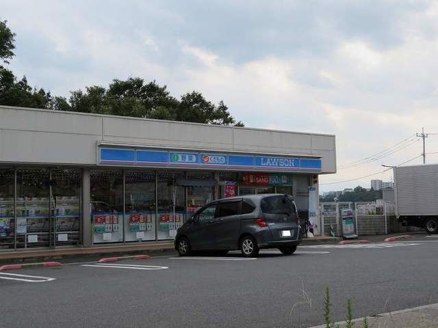 近くのローソンまで450m（徒歩6分）