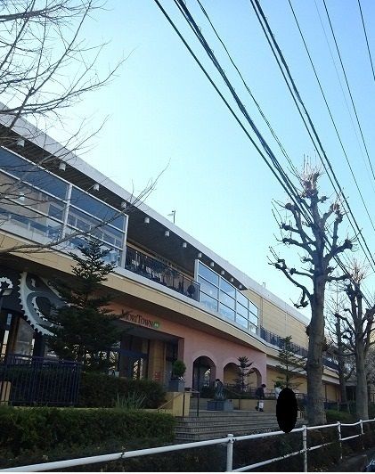 近くのモリタウンまで2,200m（徒歩28分）