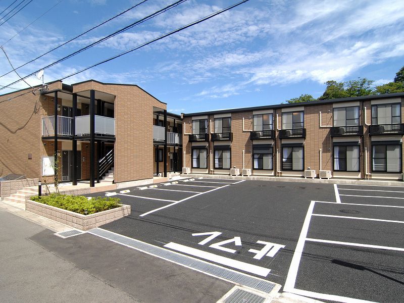 レオパレスラ グレージュの外観画像