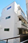 フェリーチェ神泉の外観