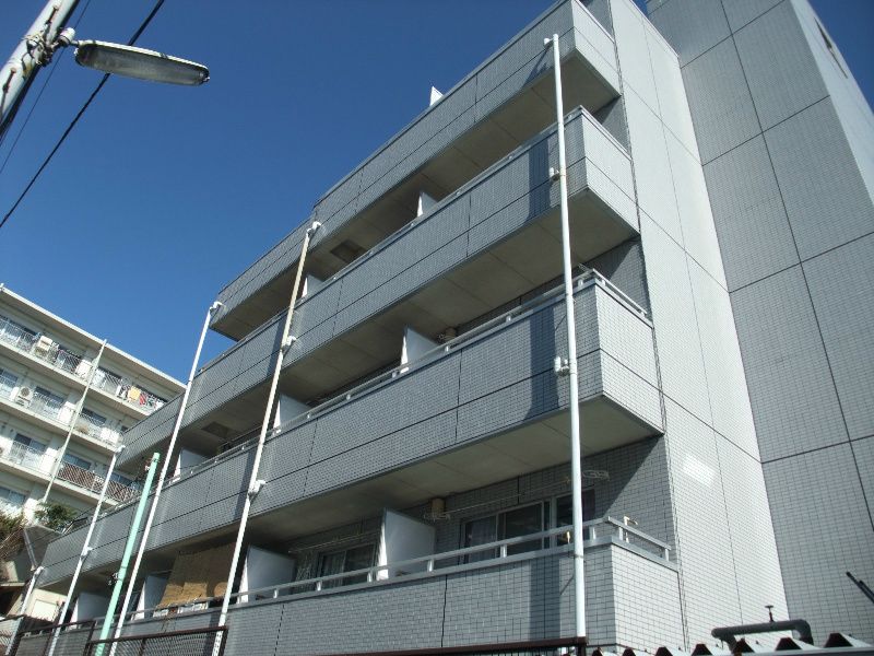 イズミタダマンションの外観画像