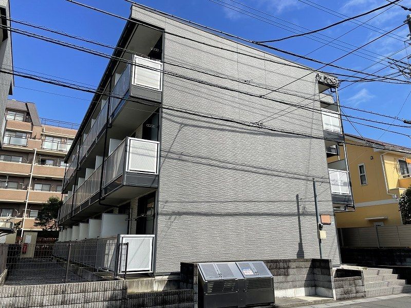 レオパレスプレミール中浦和IIの外観画像