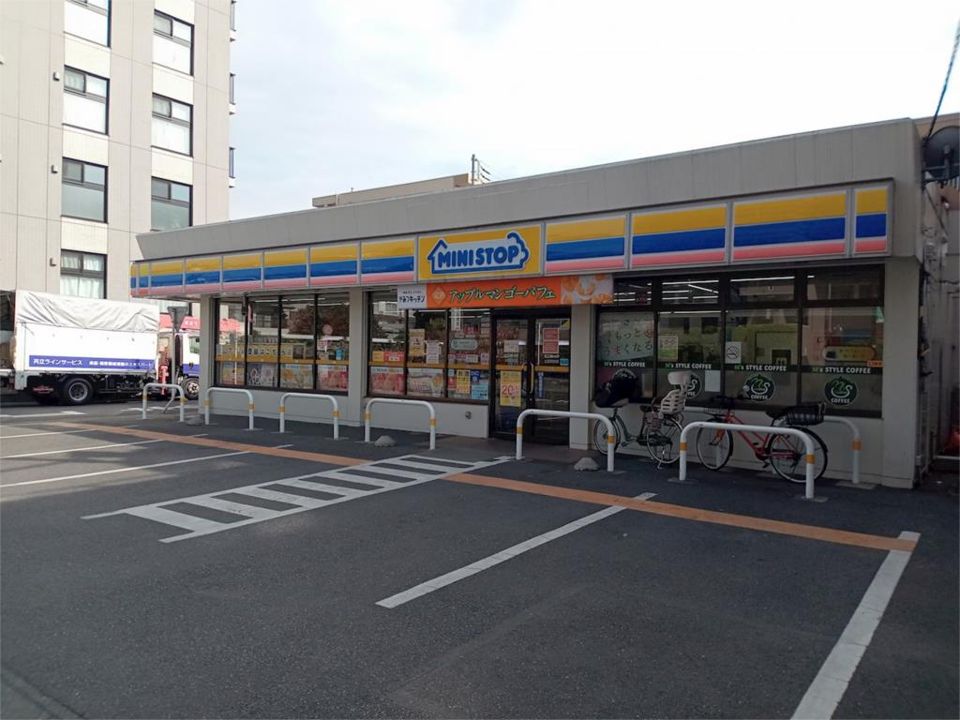 近くのセブンイレブン さいたま土呂駅西店まで1,085m（徒歩14分）