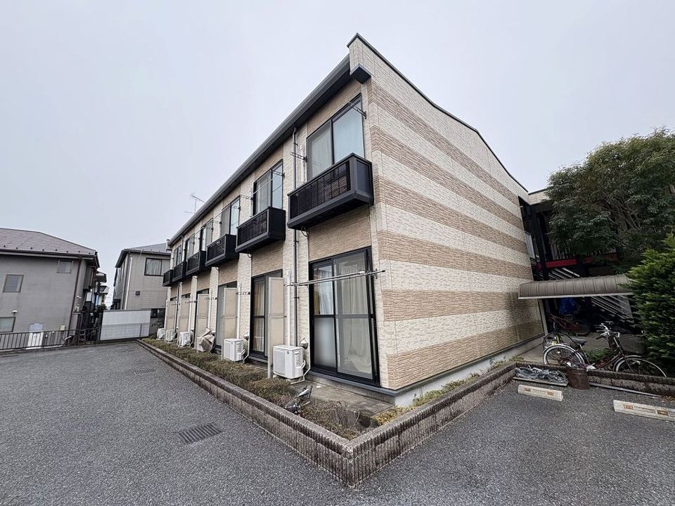 レオパレスUrban Lifeの外観画像