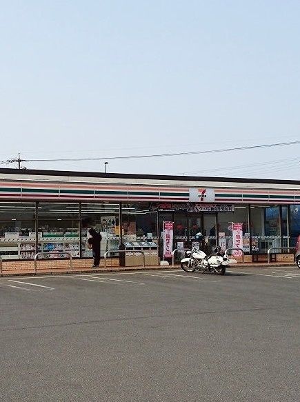 近くのセブンイレブンまで120m(徒歩2分)