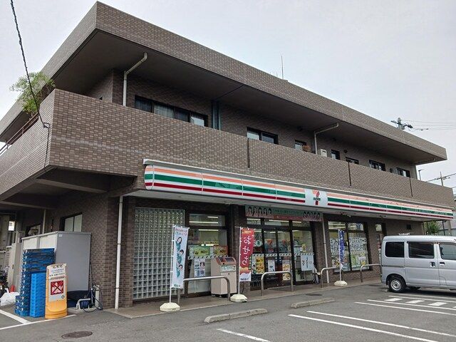 近くのセブンイレブンまで26m(徒歩1分)