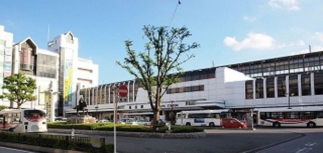 近くの熊谷駅まで1,400m（徒歩18分）