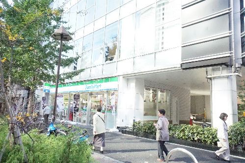 近くのファミリーマート 東新宿店まで165m(徒歩3分)