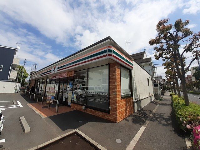 近くのセブンイレブンまで128m（徒歩2分）