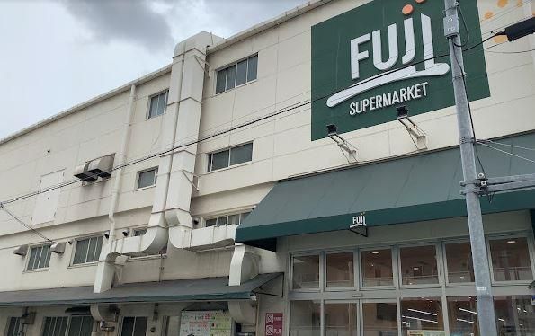 近くのSUPER MARKET FUJI(スーパーマーケットフジ) 羽田店まで424m(徒歩6分)