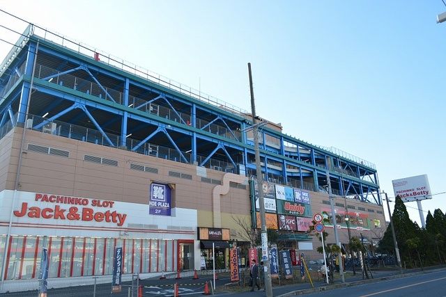 近くのSHOPSまで2,100m(徒歩27分)