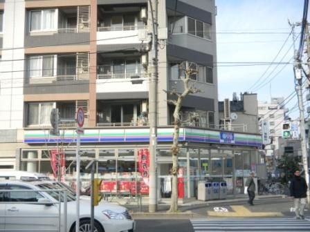 コンビニが至近