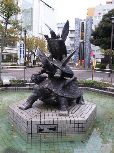 近くの駅前公園まで955m（徒歩12分）