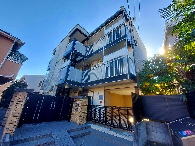 レオパレスBRISE関町東の外観画像