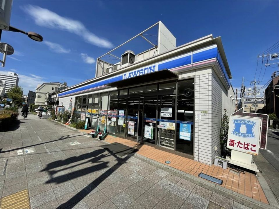 近くのローソン 世田谷三軒茶屋一丁目店まで136m(徒歩2分)