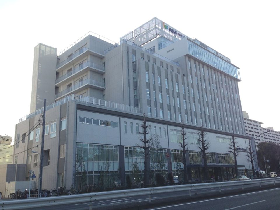 近くの高島平中央総合病院付属西台ロイヤル診療所まで435m（徒歩6分）