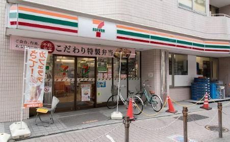 近くのセブンイレブン 高島平駅前店まで538m(徒歩7分)