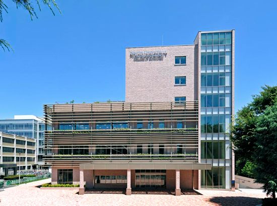 近くの私立日本大学商学部まで925m（徒歩12分）