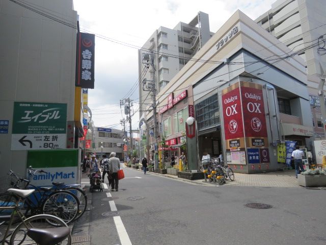 近くのプラッツ砧まで946m（徒歩12分）