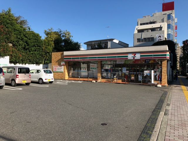近くのセブンイレブン 町田市民ホール前店まで237m（徒歩3分）