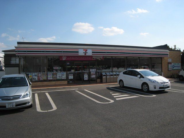 近くのセブンイレブン市川大野町3丁目店まで448m（徒歩6分）