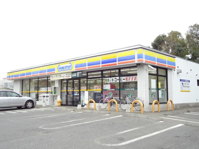 近くのミニストップ 柏酒井根店まで603m（徒歩8分）