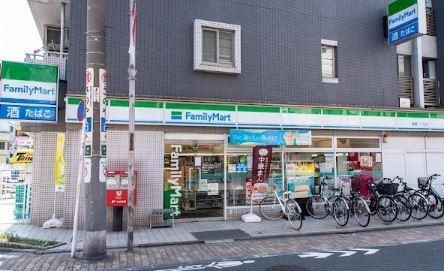 近くのファミリーマート 綾瀬二丁目店まで509m（徒歩7分）