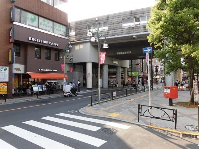 近くの都立大学駅まで1,200m（徒歩15分）