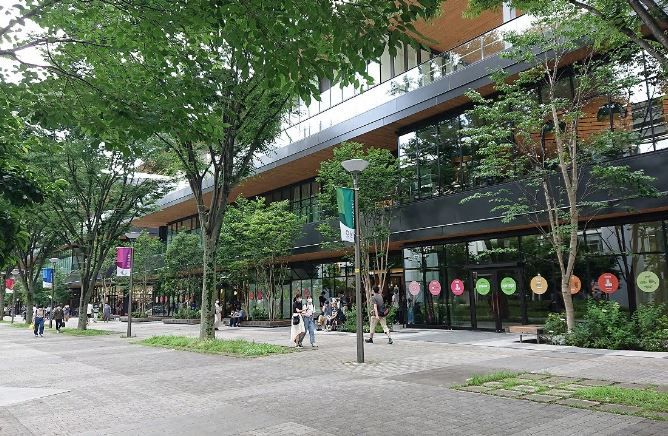 近くのグリーンスプリングスまで879m（徒歩11分）